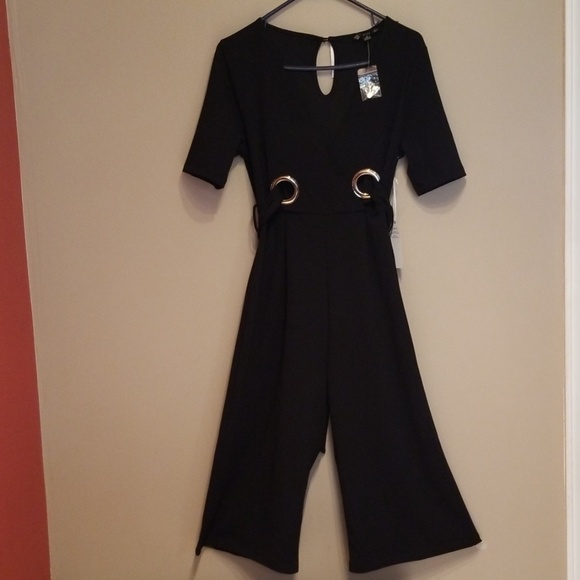 iris Pants - 🆕️Black belted capri romper